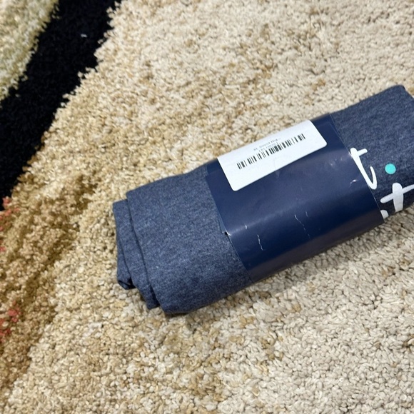 “Silent Night” Christmas Tree design XL NWT Eternal Light: Gildan Grey T-Shirt - Picture 9 of 11